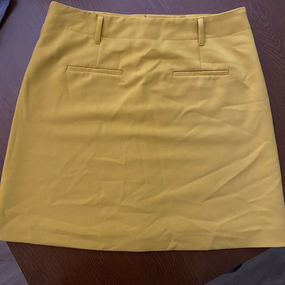 LOFT Dresses & Skirts - Loft mustard yellow skirt size 8
